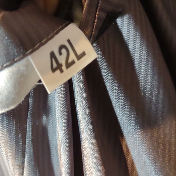 Gorgeous 2 PieceTuxedo by GINGISS Size 42L. WHY RENT! - Picture 10 of 10